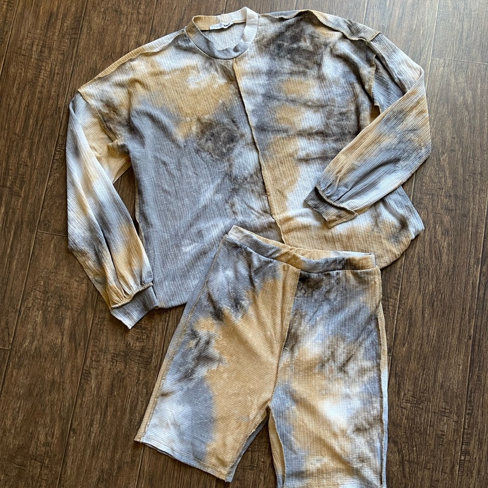 Fashion Nova Set-Marble Colored Lounge Set